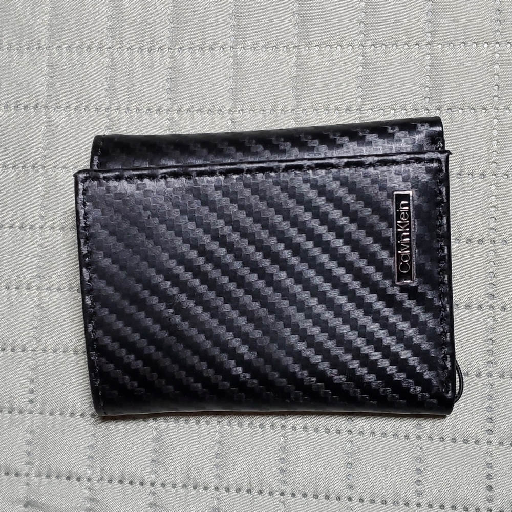 Calvin Klein Men's Leather Wallet